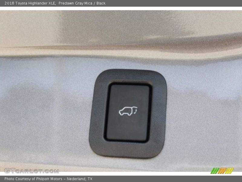 Predawn Gray Mica / Black 2018 Toyota Highlander XLE