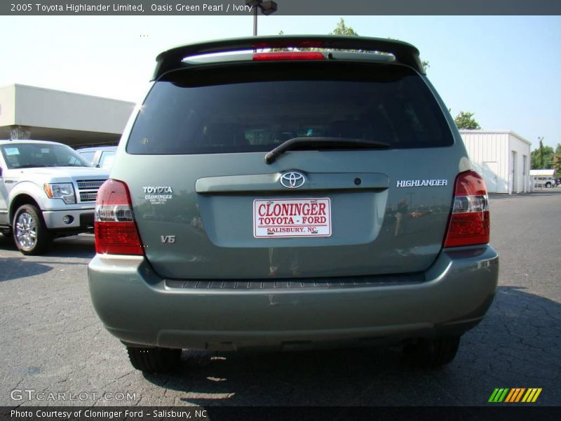 Oasis Green Pearl / Ivory 2005 Toyota Highlander Limited