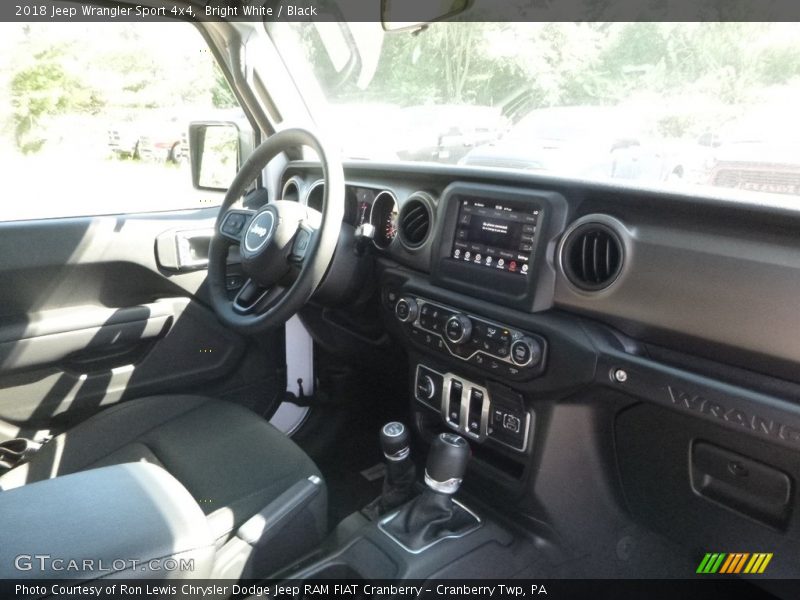 Bright White / Black 2018 Jeep Wrangler Sport 4x4