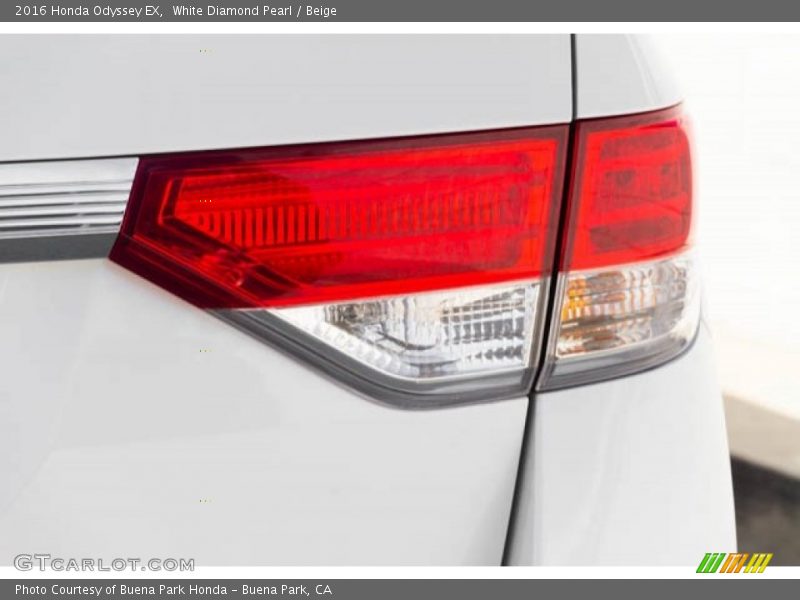 White Diamond Pearl / Beige 2016 Honda Odyssey EX