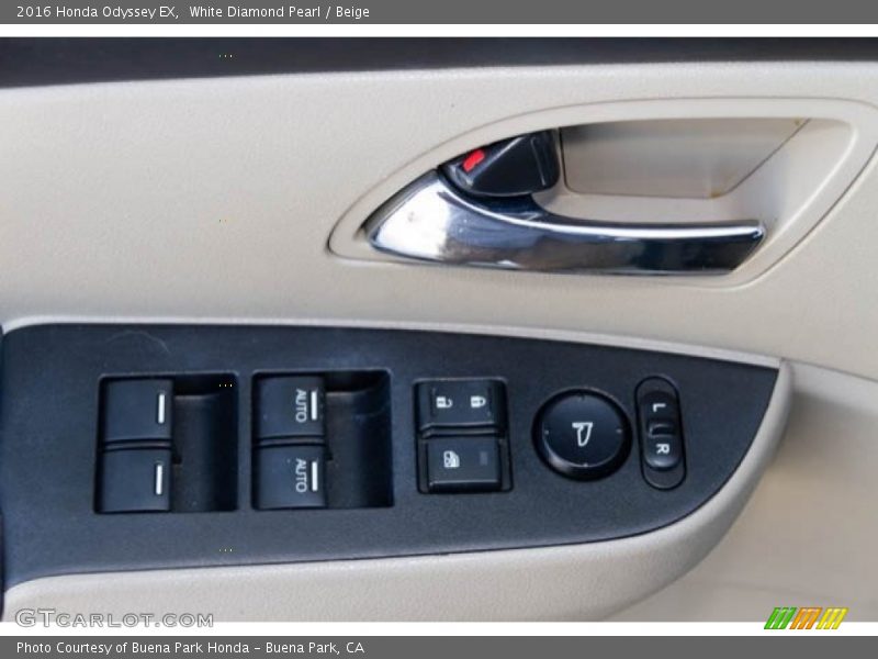 White Diamond Pearl / Beige 2016 Honda Odyssey EX
