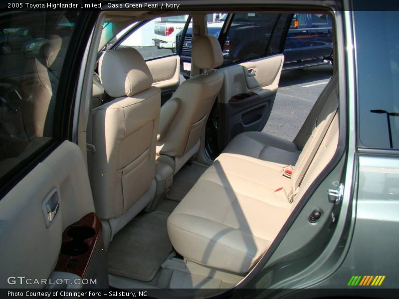 Oasis Green Pearl / Ivory 2005 Toyota Highlander Limited