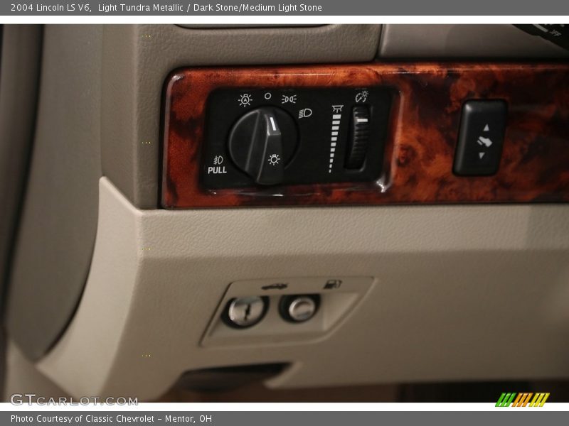 Light Tundra Metallic / Dark Stone/Medium Light Stone 2004 Lincoln LS V6
