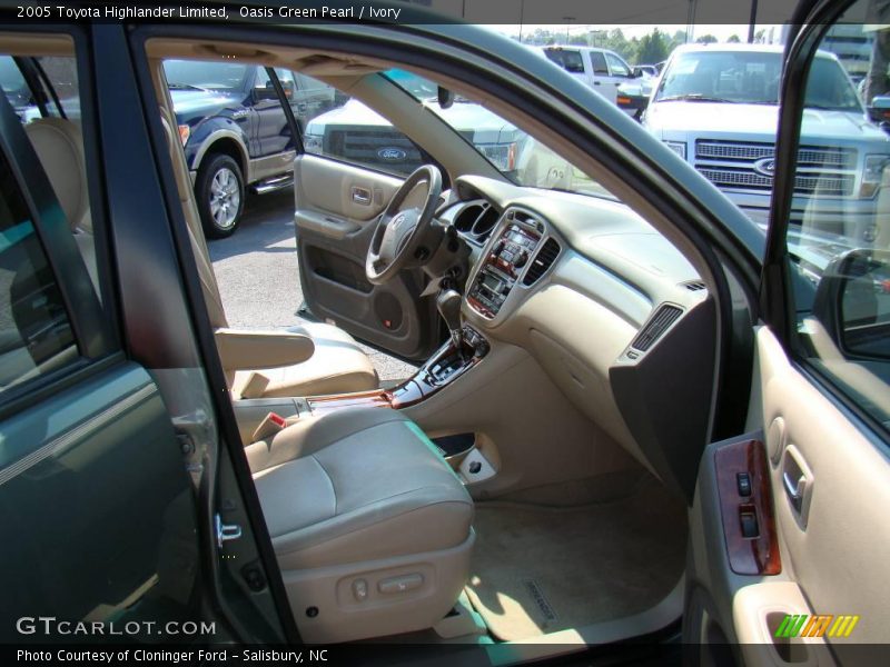 Oasis Green Pearl / Ivory 2005 Toyota Highlander Limited