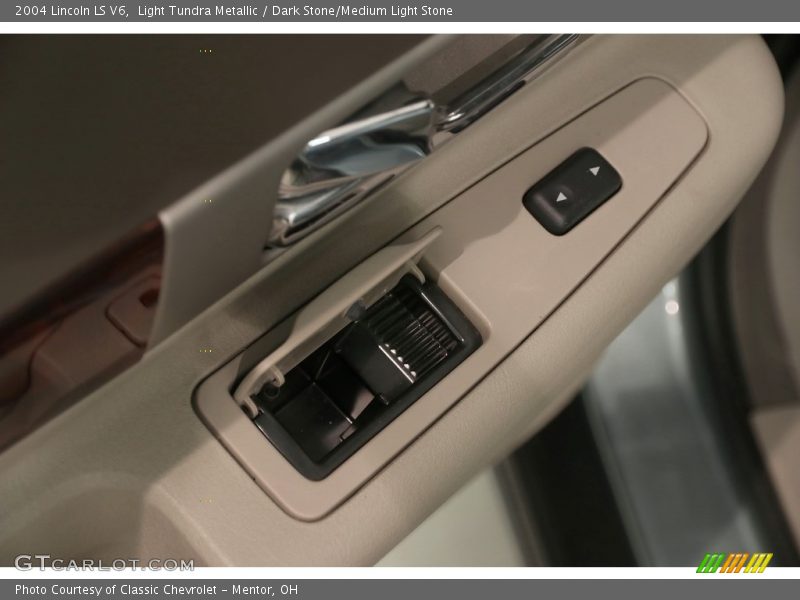 Light Tundra Metallic / Dark Stone/Medium Light Stone 2004 Lincoln LS V6