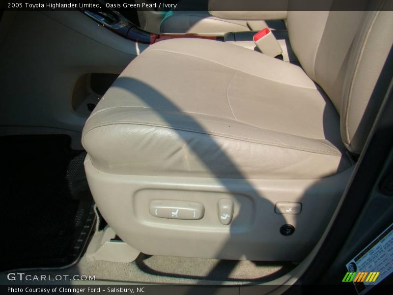 Oasis Green Pearl / Ivory 2005 Toyota Highlander Limited