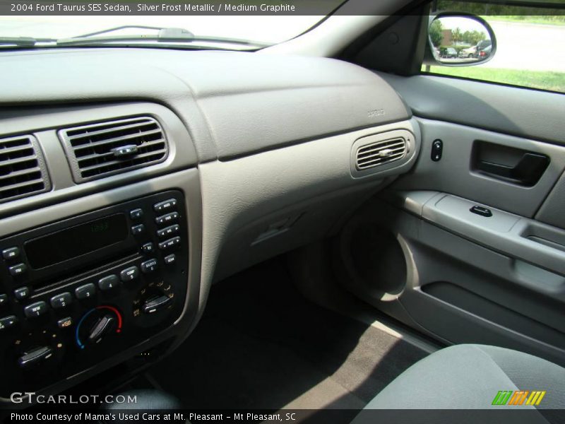 Silver Frost Metallic / Medium Graphite 2004 Ford Taurus SES Sedan