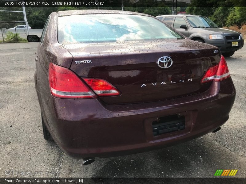 Cassis Red Pearl / Light Gray 2005 Toyota Avalon XLS