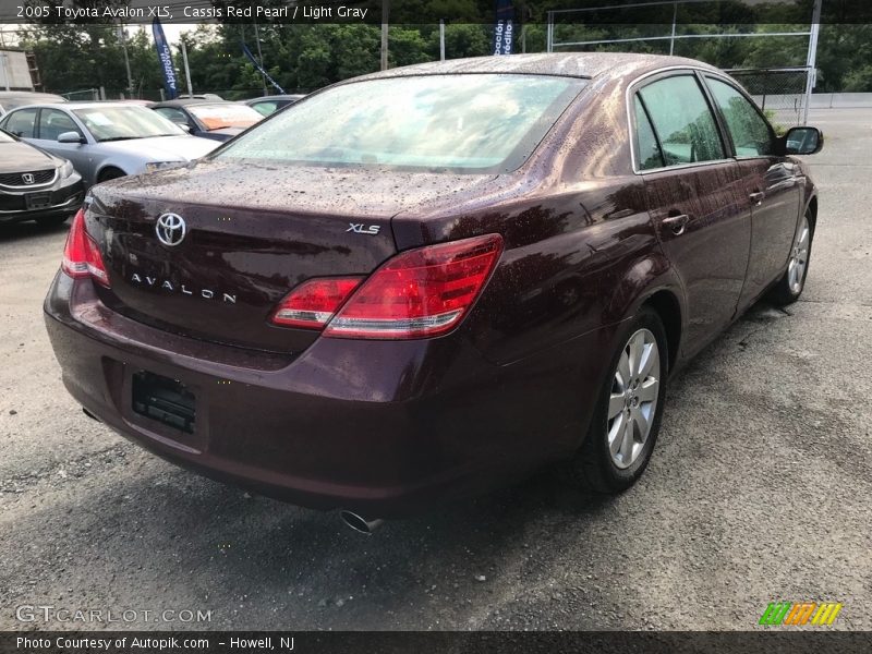 Cassis Red Pearl / Light Gray 2005 Toyota Avalon XLS