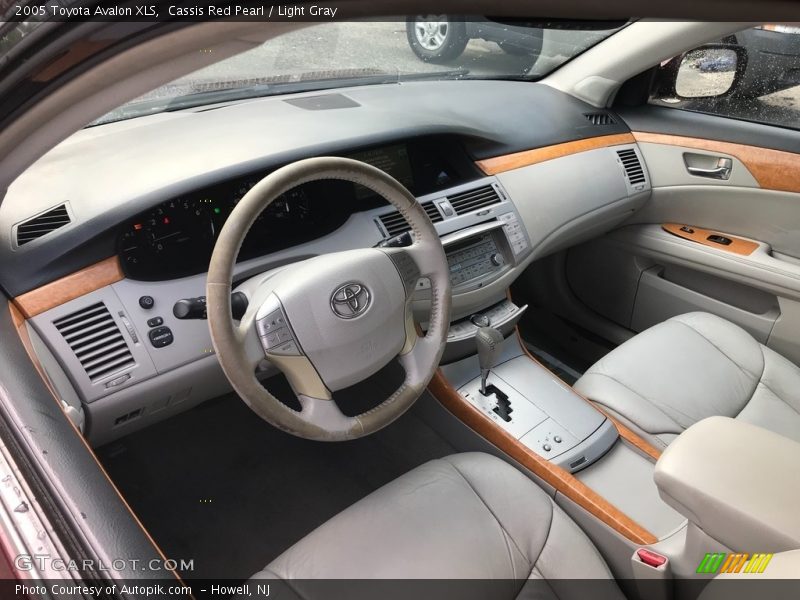 Cassis Red Pearl / Light Gray 2005 Toyota Avalon XLS