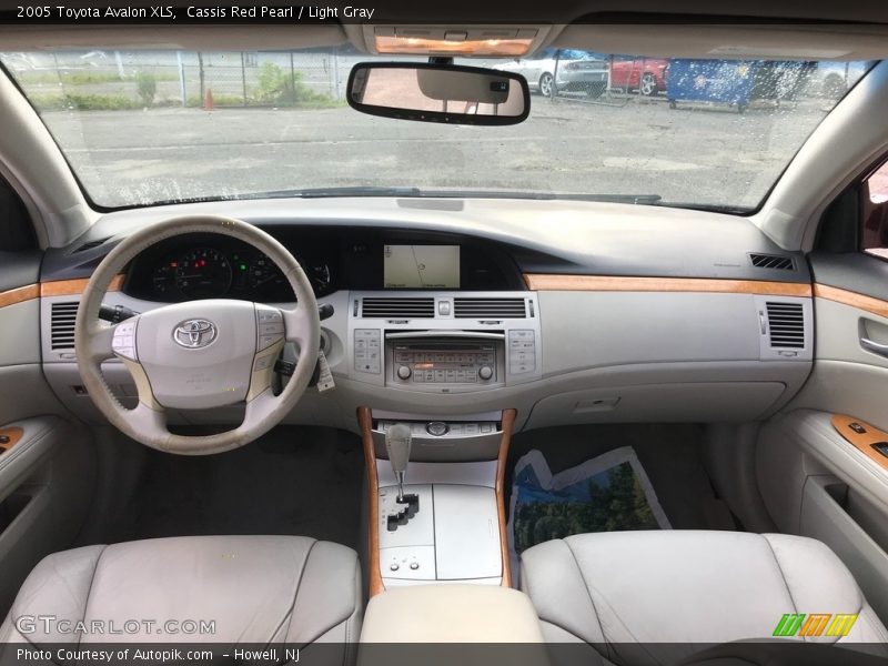 Cassis Red Pearl / Light Gray 2005 Toyota Avalon XLS