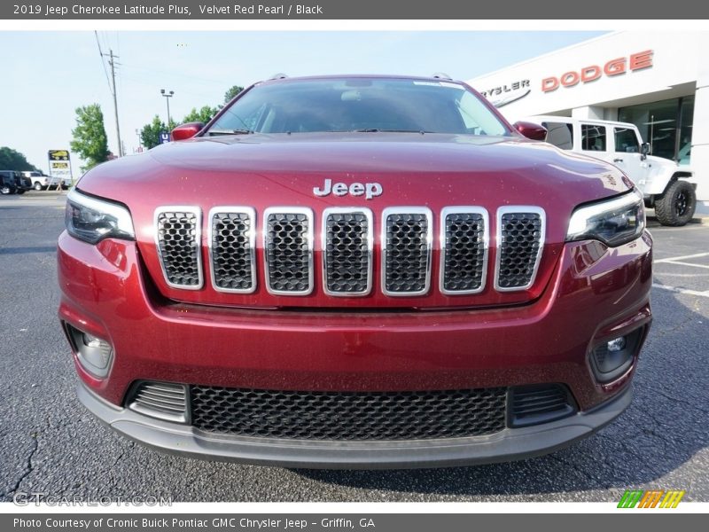 Velvet Red Pearl / Black 2019 Jeep Cherokee Latitude Plus