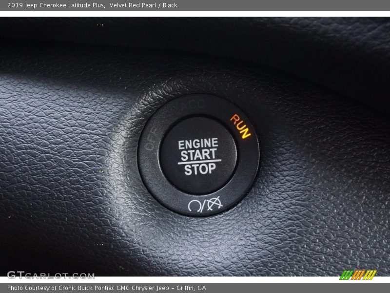Velvet Red Pearl / Black 2019 Jeep Cherokee Latitude Plus