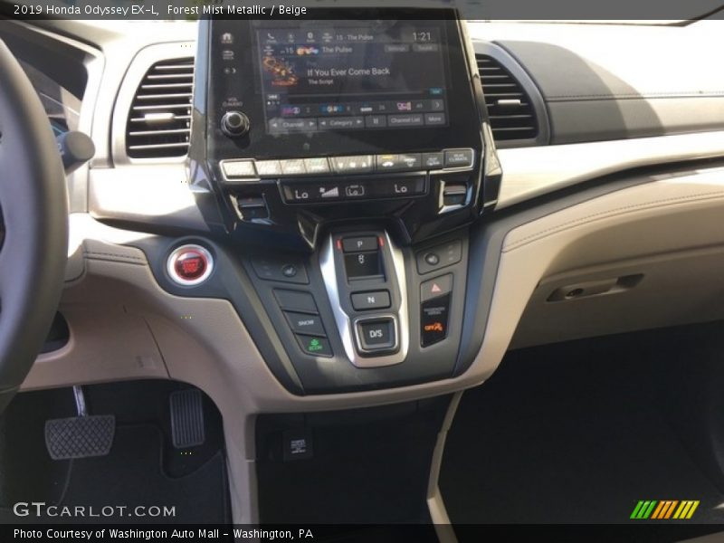 Forest Mist Metallic / Beige 2019 Honda Odyssey EX-L