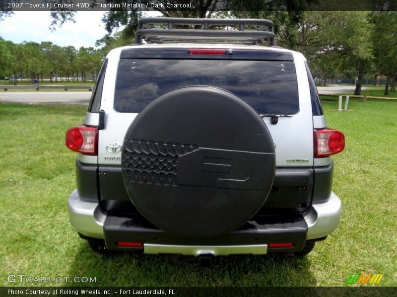 Titanium Metallic / Dark Charcoal 2007 Toyota FJ Cruiser 4WD