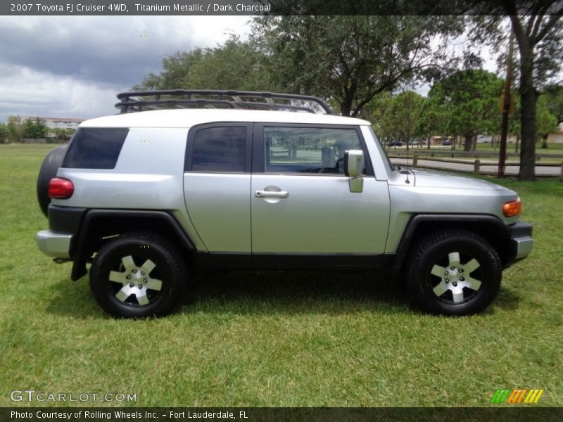 Titanium Metallic / Dark Charcoal 2007 Toyota FJ Cruiser 4WD