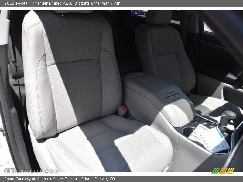 Blizzard White Pearl / Ash 2018 Toyota Highlander Limited AWD