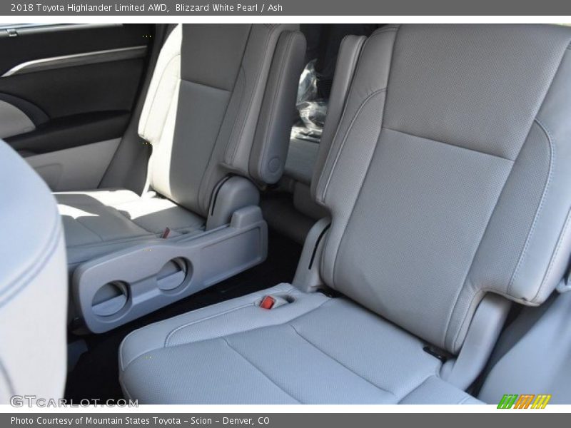 Blizzard White Pearl / Ash 2018 Toyota Highlander Limited AWD