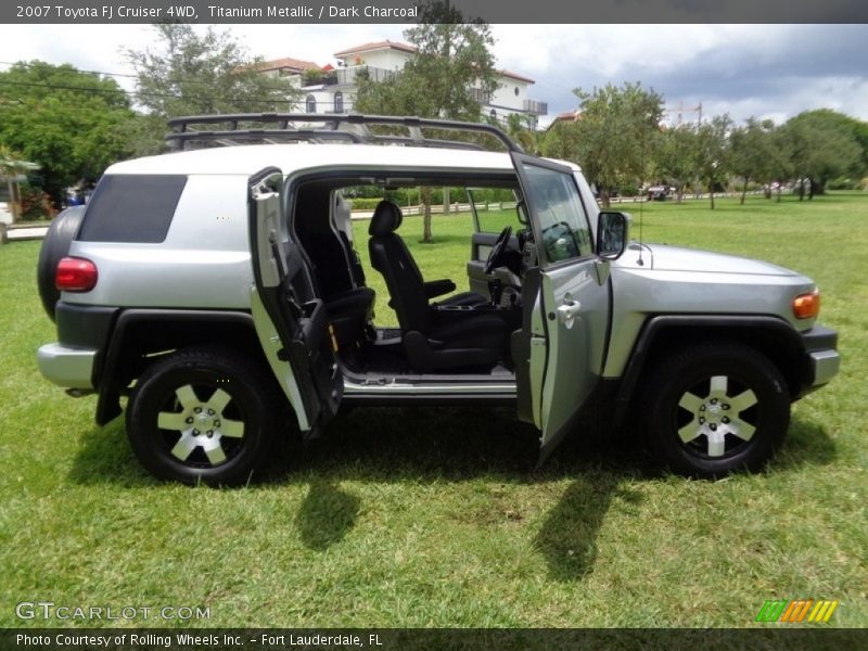 Titanium Metallic / Dark Charcoal 2007 Toyota FJ Cruiser 4WD