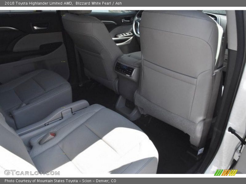 Blizzard White Pearl / Ash 2018 Toyota Highlander Limited AWD