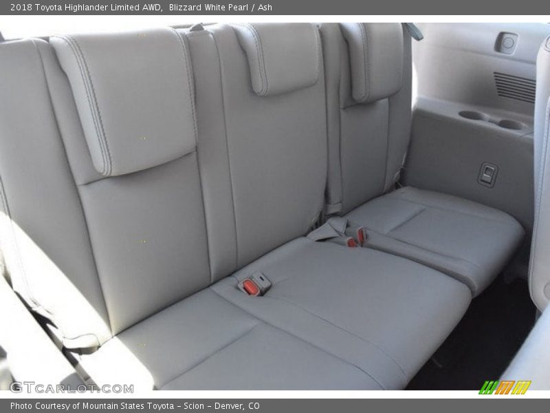 Blizzard White Pearl / Ash 2018 Toyota Highlander Limited AWD