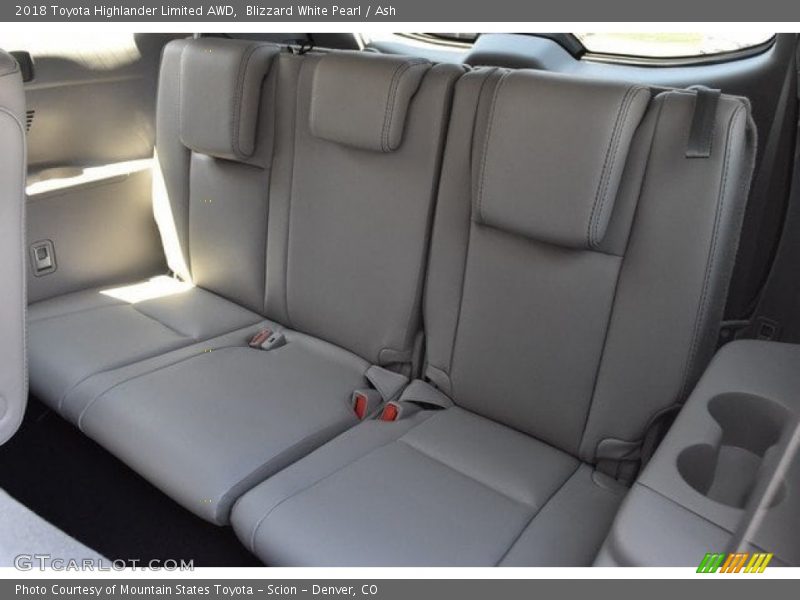 Blizzard White Pearl / Ash 2018 Toyota Highlander Limited AWD