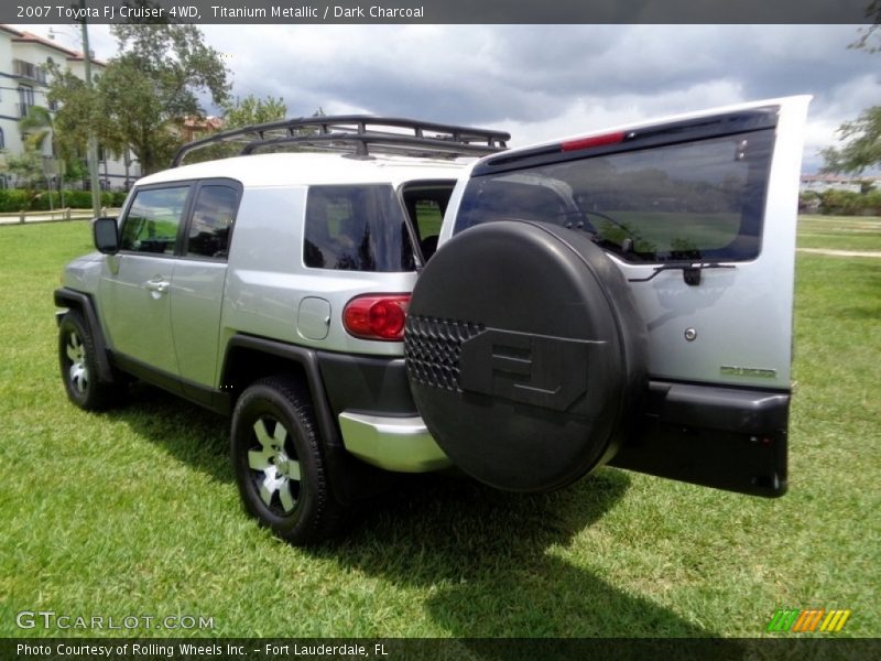 Titanium Metallic / Dark Charcoal 2007 Toyota FJ Cruiser 4WD