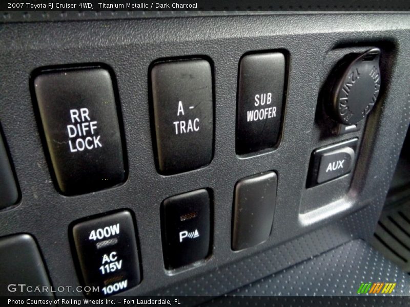 Titanium Metallic / Dark Charcoal 2007 Toyota FJ Cruiser 4WD