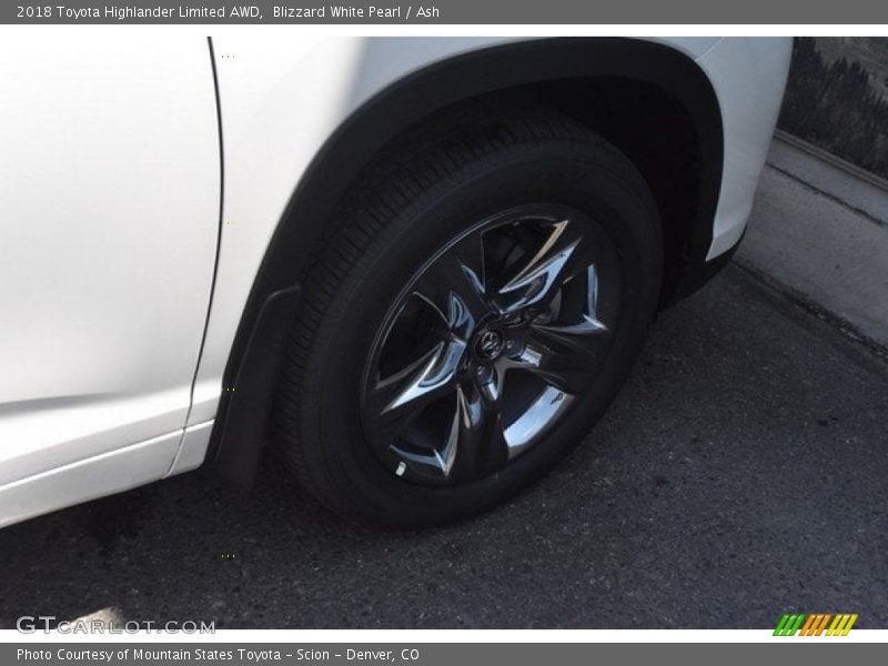 Blizzard White Pearl / Ash 2018 Toyota Highlander Limited AWD
