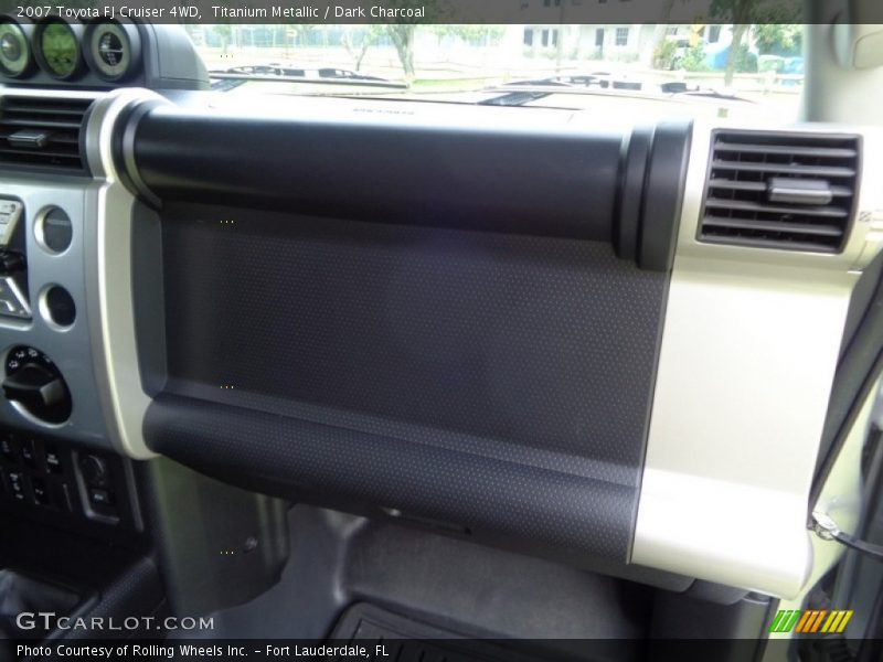 Titanium Metallic / Dark Charcoal 2007 Toyota FJ Cruiser 4WD