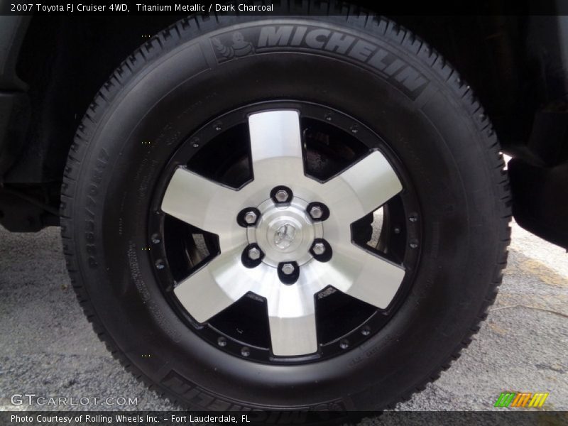 Titanium Metallic / Dark Charcoal 2007 Toyota FJ Cruiser 4WD