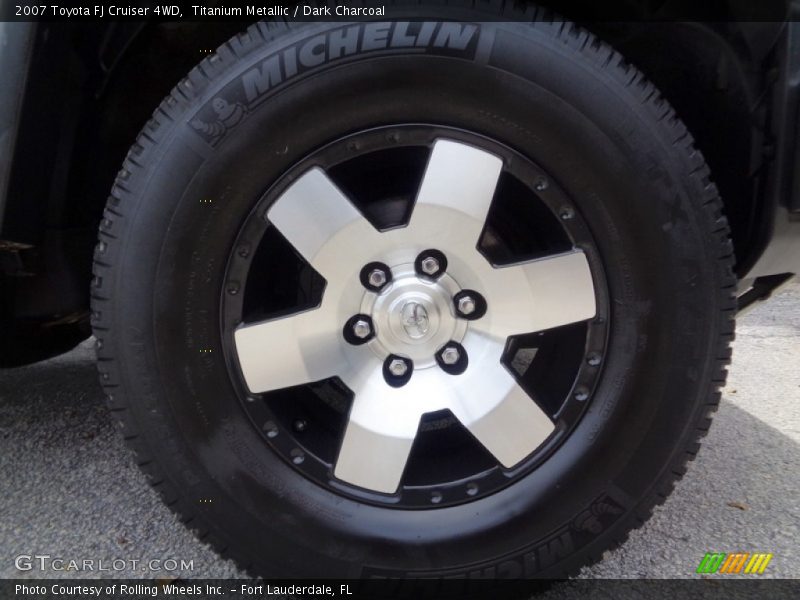 Titanium Metallic / Dark Charcoal 2007 Toyota FJ Cruiser 4WD