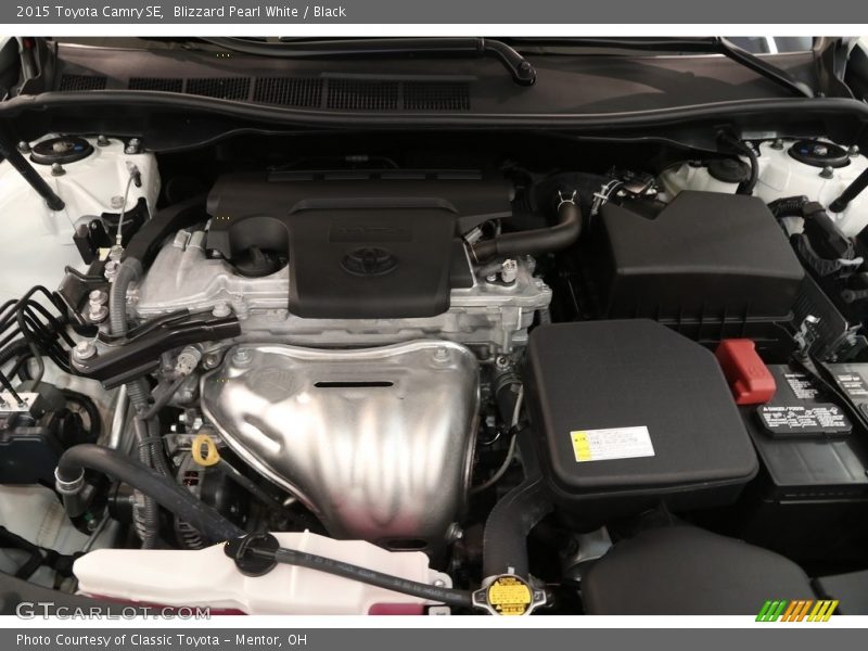 Blizzard Pearl White / Black 2015 Toyota Camry SE