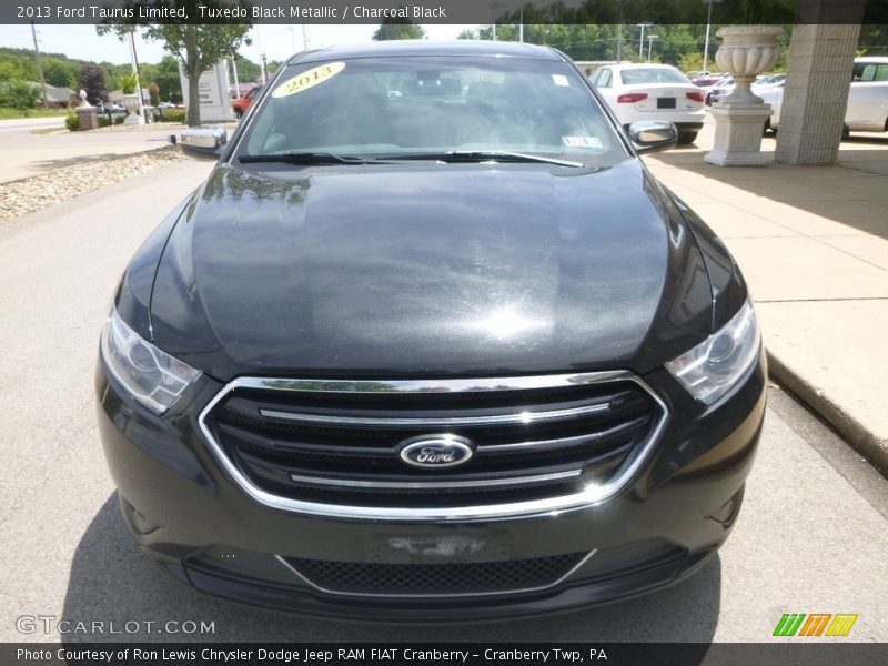 Tuxedo Black Metallic / Charcoal Black 2013 Ford Taurus Limited