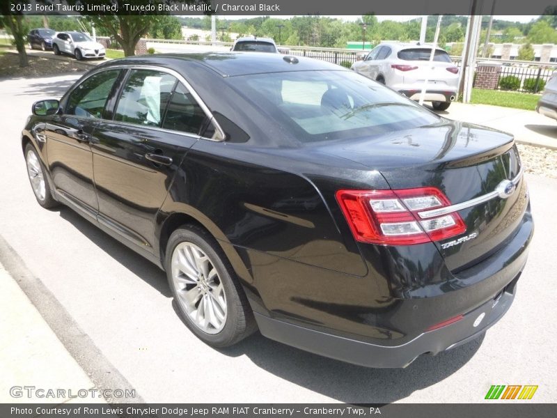 Tuxedo Black Metallic / Charcoal Black 2013 Ford Taurus Limited