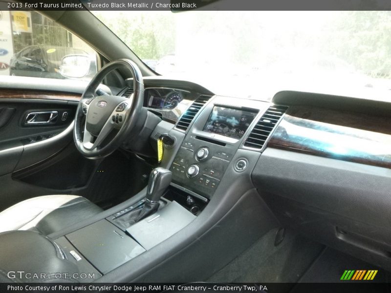 Tuxedo Black Metallic / Charcoal Black 2013 Ford Taurus Limited