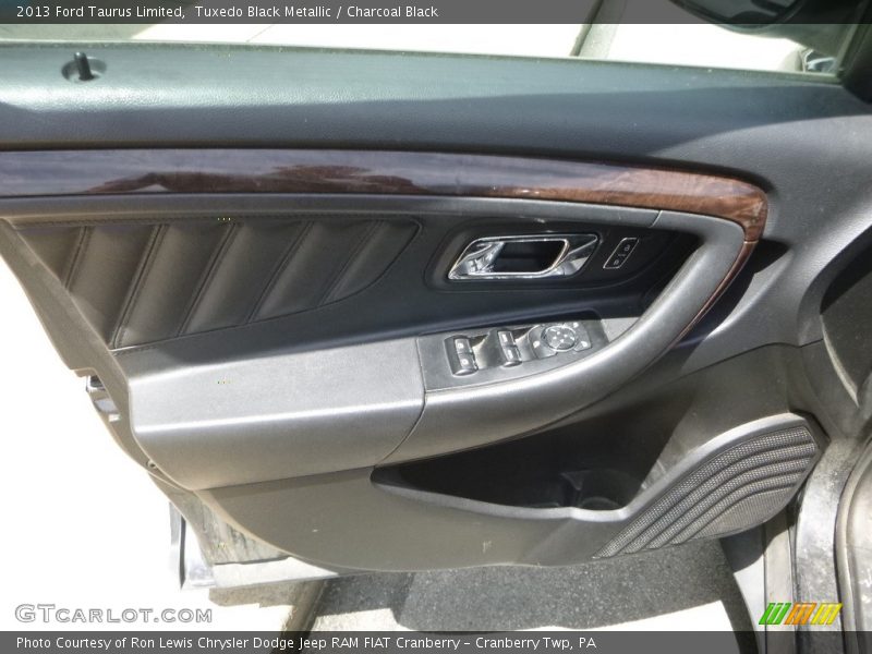 Tuxedo Black Metallic / Charcoal Black 2013 Ford Taurus Limited