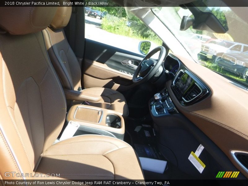 Bright White / Black/Alloy 2018 Chrysler Pacifica Limited