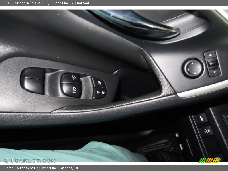 Super Black / Charcoal 2017 Nissan Altima 2.5 SL