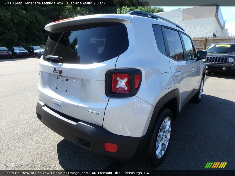 Glacier Metallic / Black 2018 Jeep Renegade Latitude 4x4