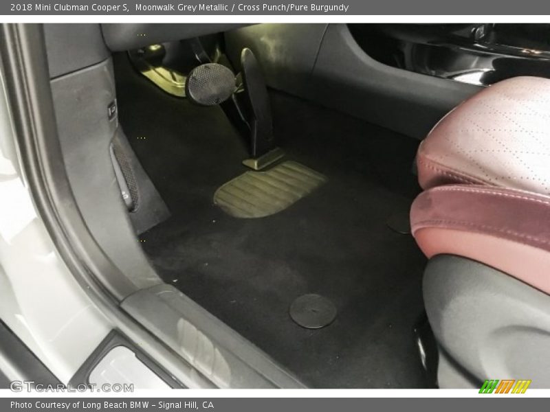 Moonwalk Grey Metallic / Cross Punch/Pure Burgundy 2018 Mini Clubman Cooper S