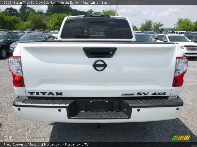 Pearl White / Black 2018 Nissan Titan SV Crew Cab 4x4 Midnight Edition