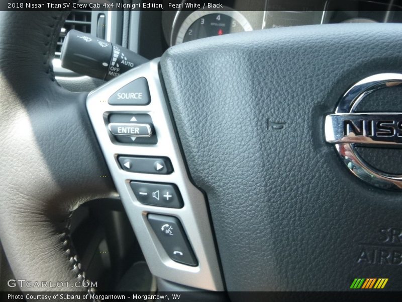 Pearl White / Black 2018 Nissan Titan SV Crew Cab 4x4 Midnight Edition