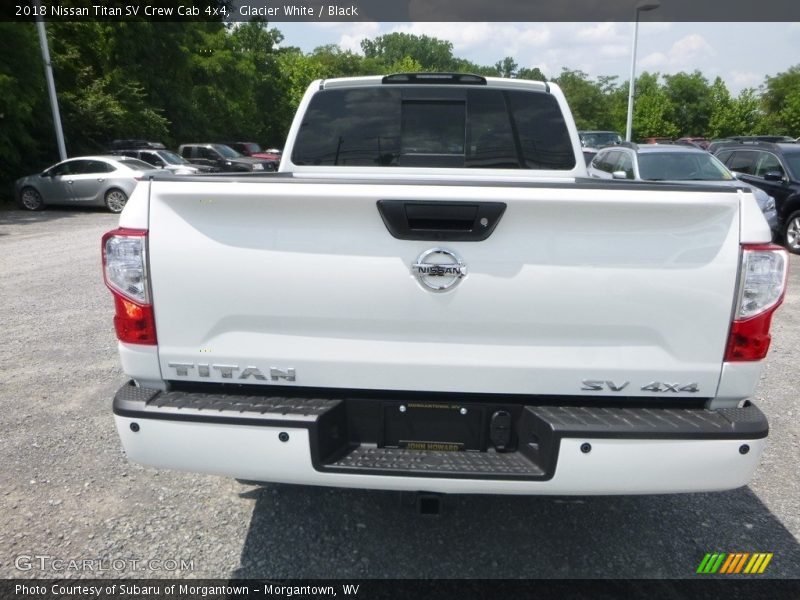 Glacier White / Black 2018 Nissan Titan SV Crew Cab 4x4