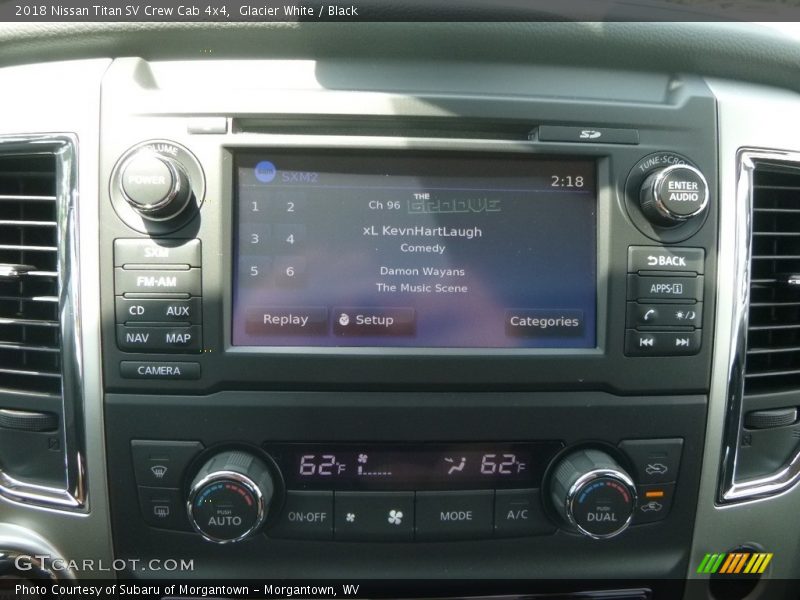 Glacier White / Black 2018 Nissan Titan SV Crew Cab 4x4