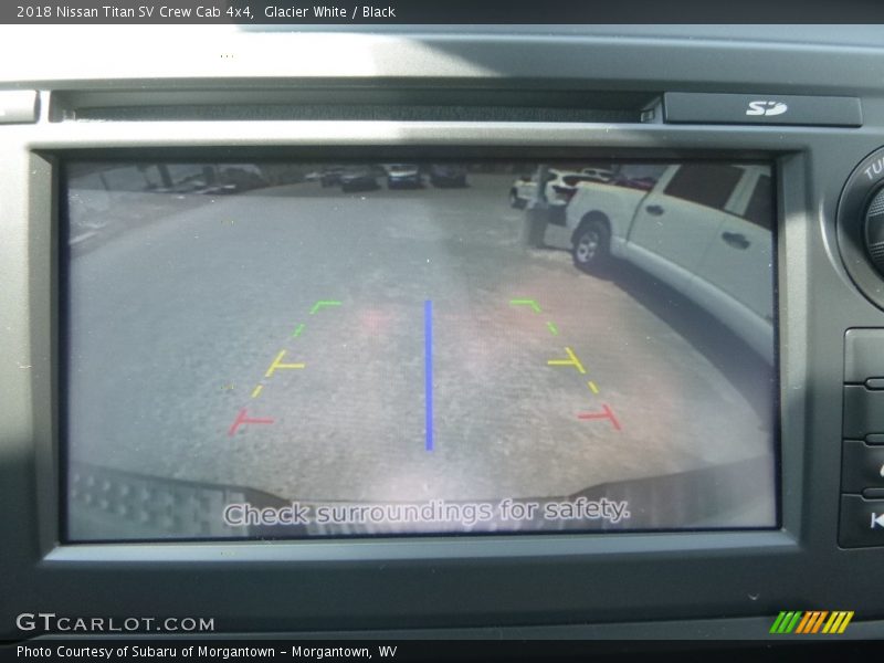 Glacier White / Black 2018 Nissan Titan SV Crew Cab 4x4