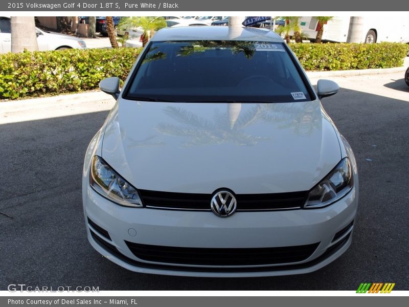 Pure White / Black 2015 Volkswagen Golf 4 Door 1.8T S