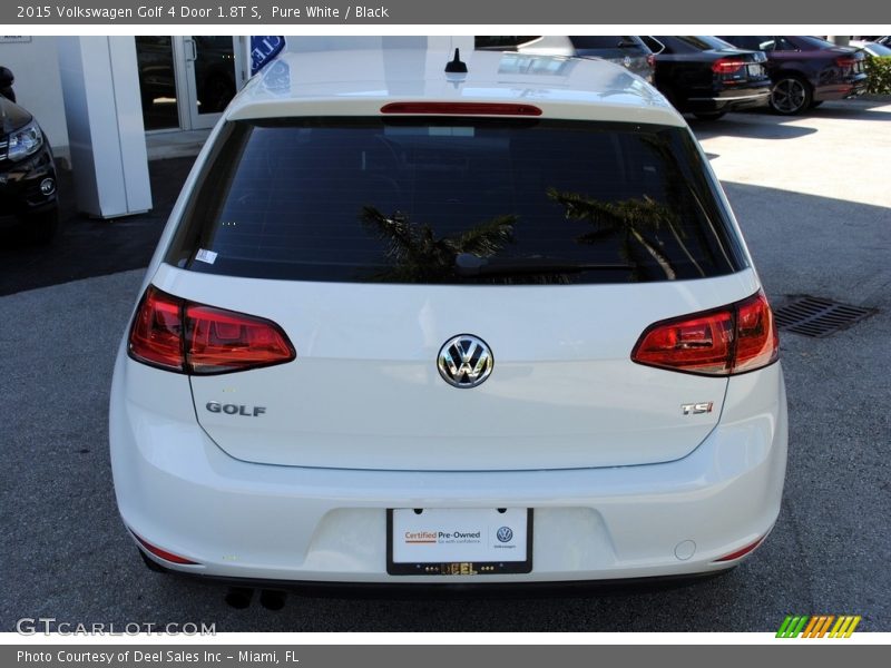Pure White / Black 2015 Volkswagen Golf 4 Door 1.8T S