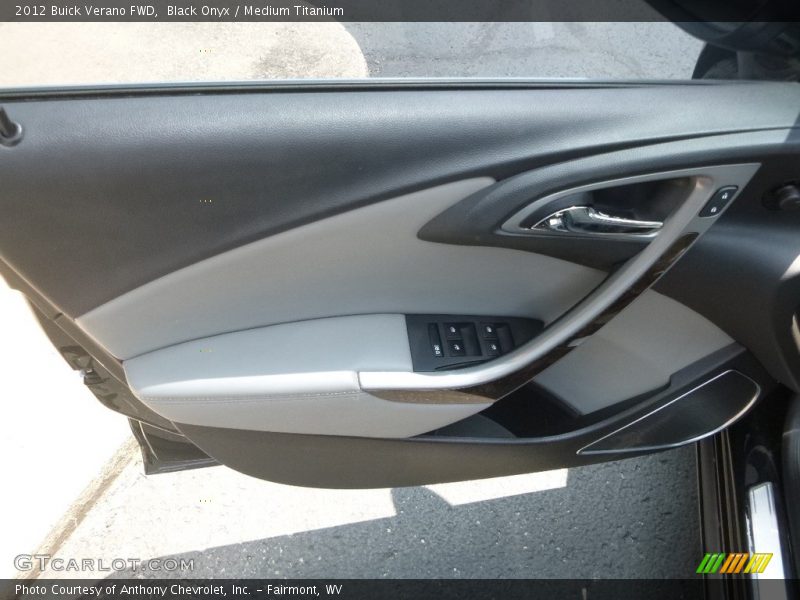 Black Onyx / Medium Titanium 2012 Buick Verano FWD