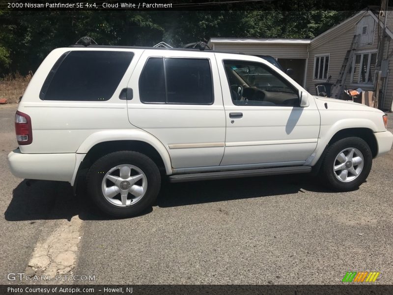 Cloud White / Parchment 2000 Nissan Pathfinder SE 4x4